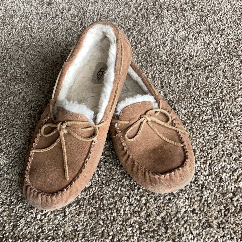 🔥 AUTHENTIC MENS UGG moccasins 🔥